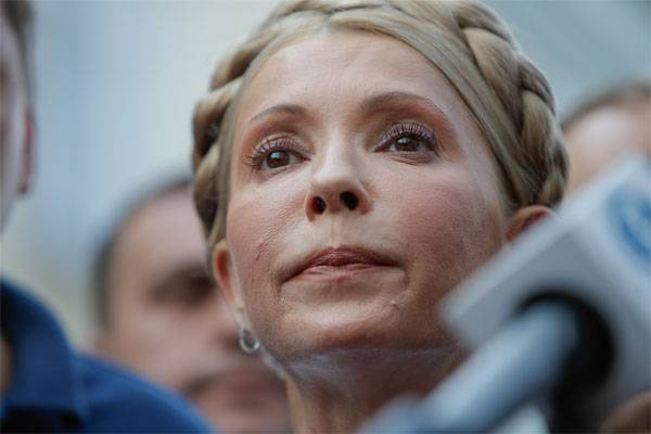 Julia im lặng - đánh giá ngày càng tăng: Tymoshenko đã nhảy lên tổng thống đương nhiệm của Ukraine như thế nào