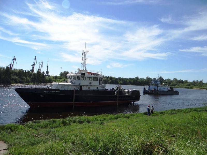 À Nijni-Novgorod, a lancé un grand bateau hydrographique