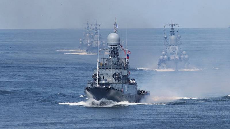 ウクライナの諜報機関はアゾフ海のロシアの40隻の船を数えた