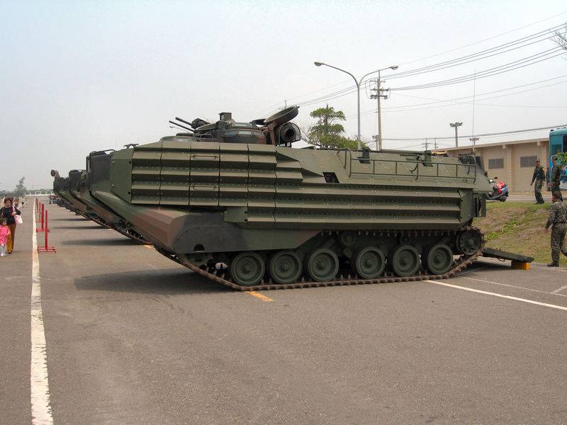 Les États-Unis fourniront à Taiwan des véhicules de transport de troupes blindés AAV7A1 flottants