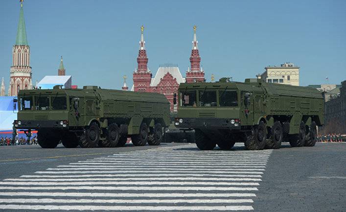 최신 러시아 무기의 미국 전자 충전. 왜?