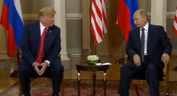 プーチン大統領とトランプ氏の会合が始まった。 ヘルシンキ交換？