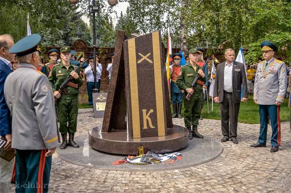 Памятник подольским курсантам фото