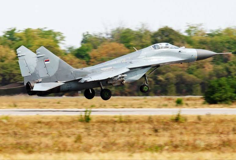 Serbowie liczą na zakończenie modernizacji MiG29 na listopadową wizytę Putina