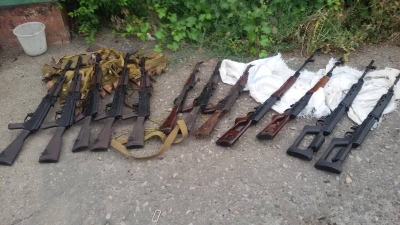 Украина буквально переполнена миллионами стволов оружия, которое попадает на черный рынок.