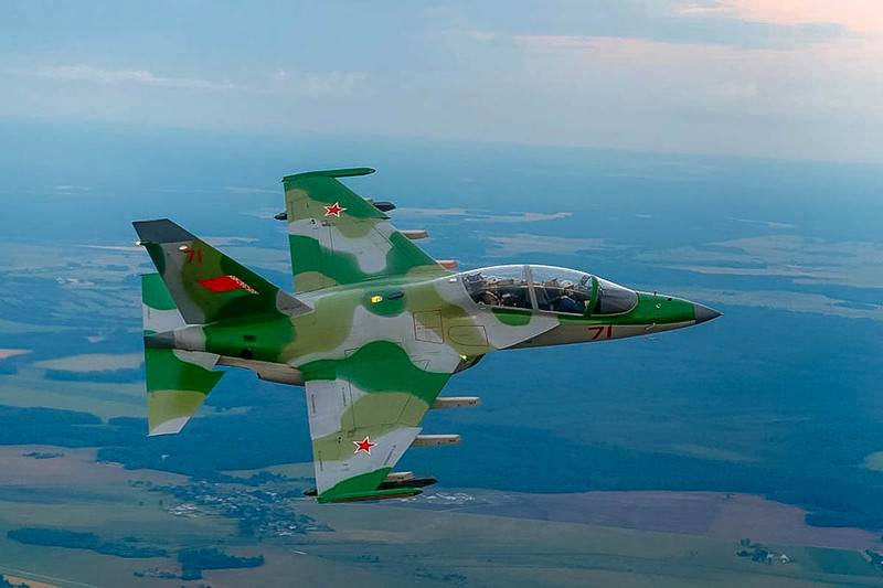 En Aviadarts-2018, los bielorrusos pondrán a Yak-130 contra Su-25СМ