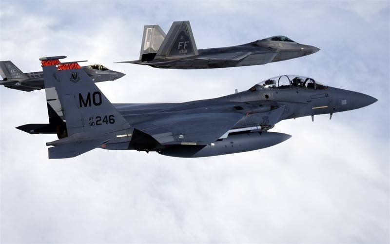 Media: Israelul alege între F-15 și F-35