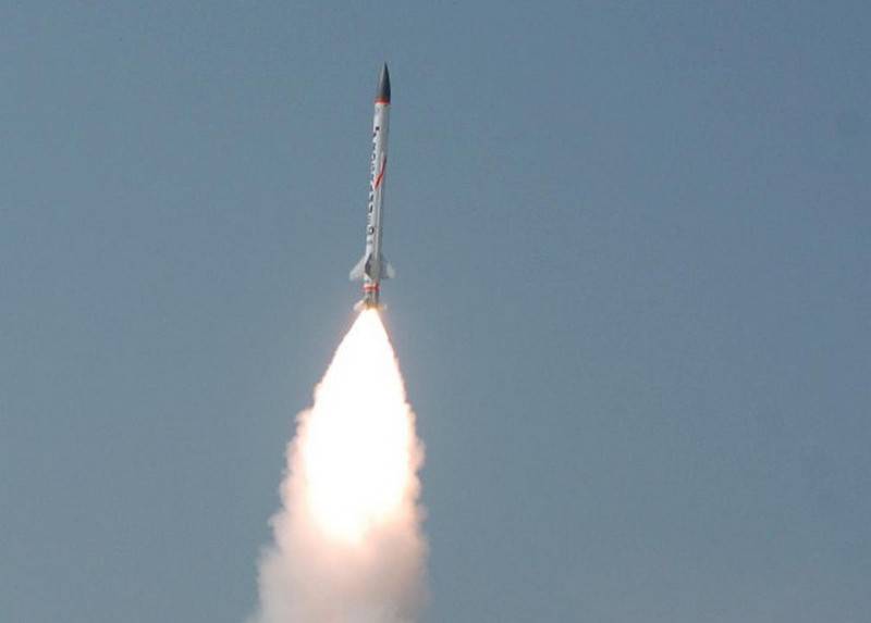 在印度，进行了成功的导弹防御系统试验AAD