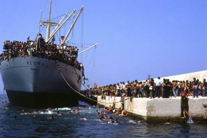 "Édes hajó" Megtorlás a szocialista tábor összeomlásáért