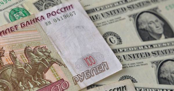 Proč Centrální banka Ruské federace nezachraňuje padající rubl?