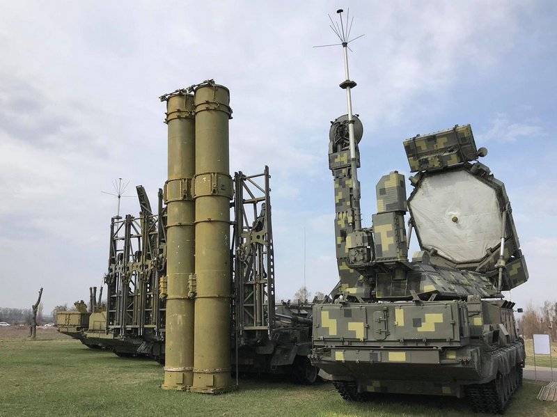 Tại Kyiv, cuộc duyệt binh sẽ trưng bày các tổ hợp cũ S-300V1 và "Tor"