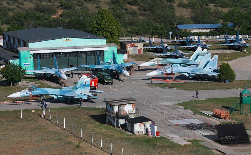 Ministerio de Defensa finaliza la modernización del aeródromo de Belbek en Crimea