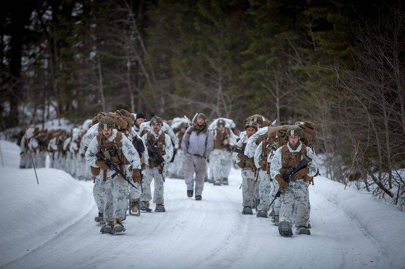 Die USA verdoppeln die Anzahl der Marines in Norwegen und bringen sie an die Grenze zu Russland