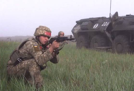 ウクライナの軍の司令部はDonbasの領域の押収について報告します