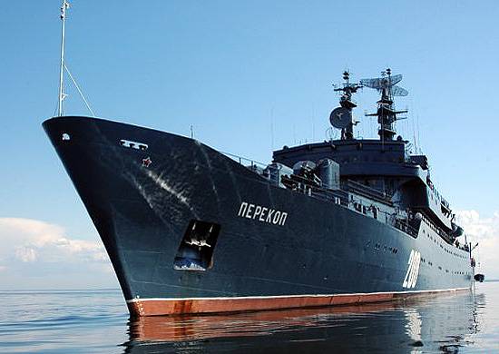 ستمر سفينة التدريب Perekop طريق بحر الشمال لأول مرة