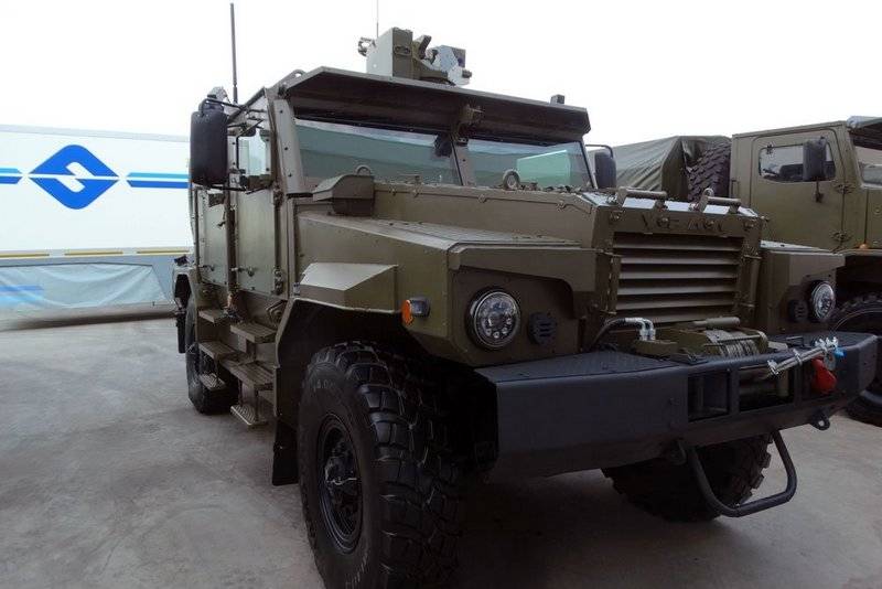 Acht mensen en 2 ton vracht. Miass presenteerde de nieuwe "Ural-53099"