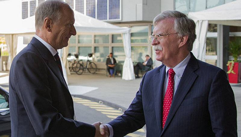 Bolton: USA utesluter inte ett tillbakadragande från START-3-fördraget