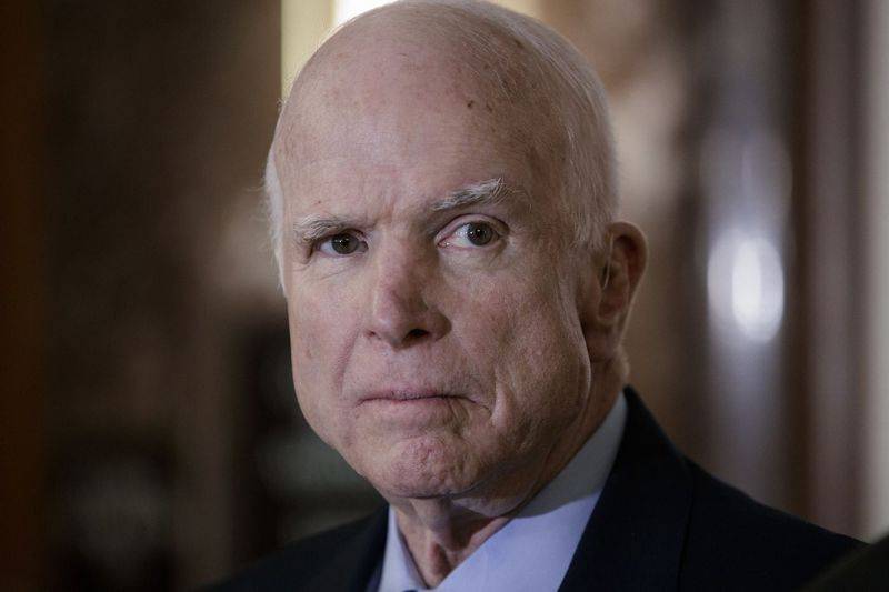 En honor a McCain. En Georgia y Lituania ofrecieron perpetuar la memoria del senador.