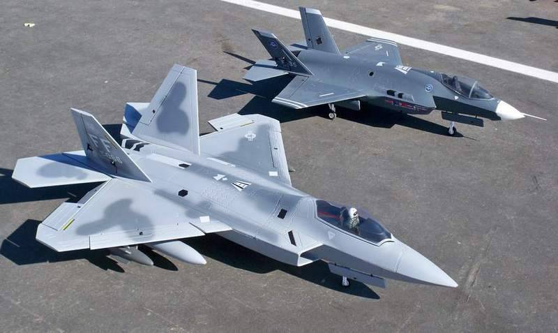 Do not like F-22 and F-35? Lockheed Martin offers a hybrid