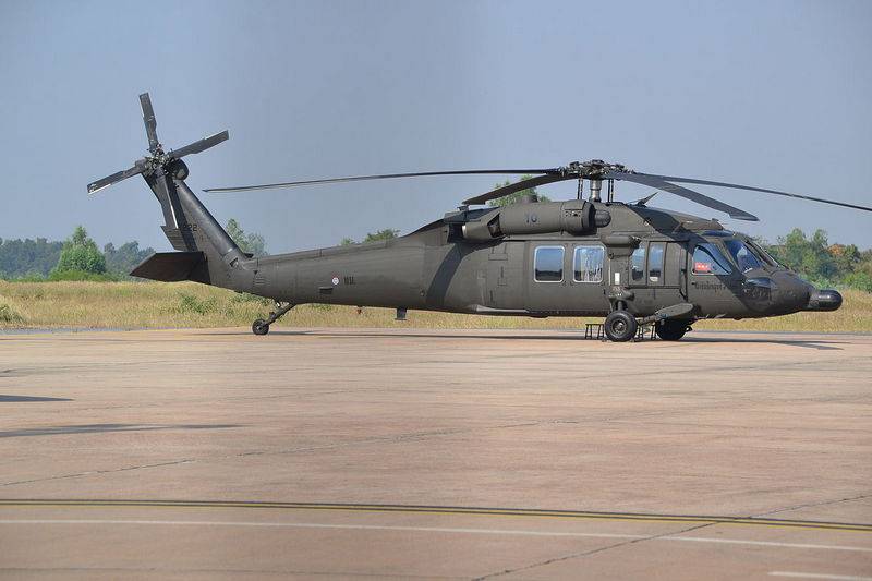 拉脱维亚将在美国购买UH-60M黑鹰直升机，但需自费