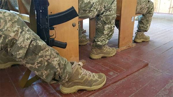 El ejército ucraniano se convertirá en nuevas boinas de verano.