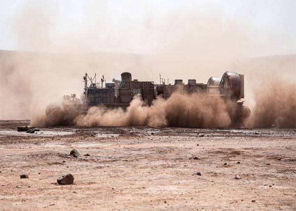 Die Vereinigten Staaten führten "Übungen" in Al-Tanf durch. Und plötzlich startete ISIS eine Gegenoffensive gegen die SAA