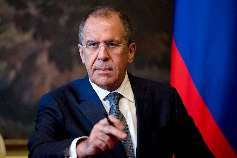 Lavrov: As idéias de Volker sobre os pacificadores não são consistentes