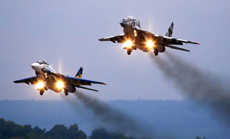 Пожалуйста, разбомбите Донбасс. США возвращают украинские ВВС в небо