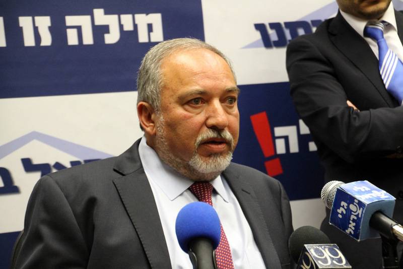 Lieberman: Israel wird Syrien trotz des C-300 weiterhin angreifen