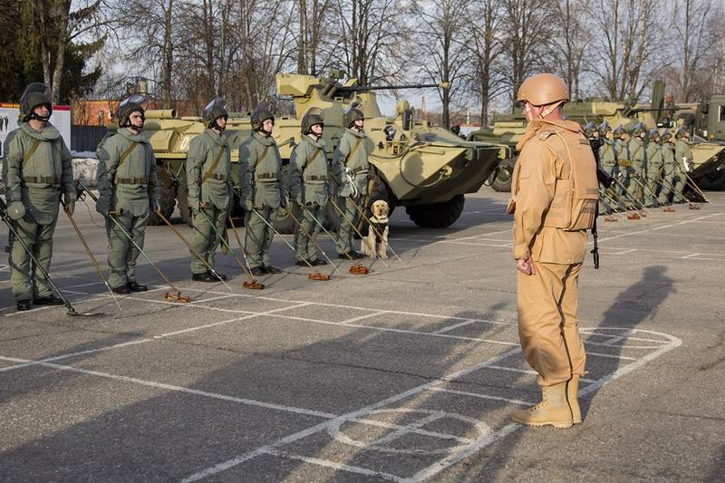 Russian sappers go to "clean" Laos from American bombs