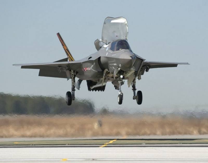 F-35 लाइटनिंग II उड़ानें अनिश्चित काल के लिए स्थगित