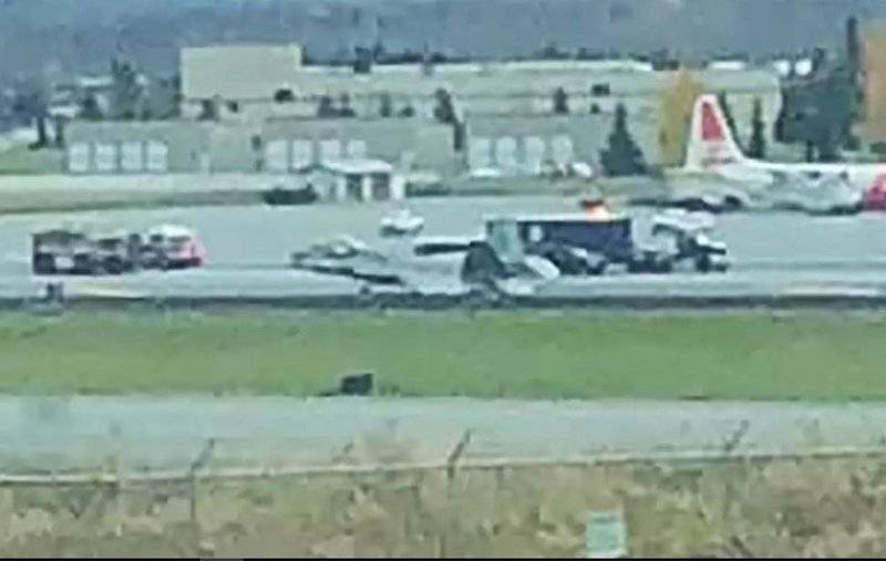 F-22 रैप्टर अमेरिका में एक हवाई अड्डे पर उतरते समय दुर्घटनाग्रस्त हो गया