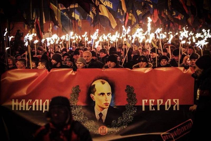 Климкин: Необходимо создать на Украине пантеон героев во главе с Бандерой