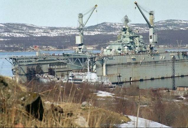 浮动码头PD-50发生了什么事，他们在那里修理了库兹涅佐夫海军上将