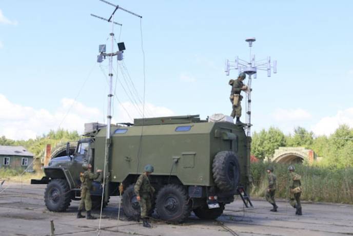 Учения связь. РЭБ Р-330т. Комплекс РЭБ алтаец. Комплекс леер 2 КАМАЗ. КАМАЗ РЭБ.