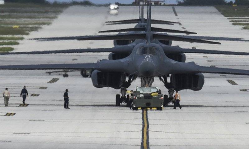 Bombardero de aterrizaje de emergencia B-1 Lancer regresó a la base aérea