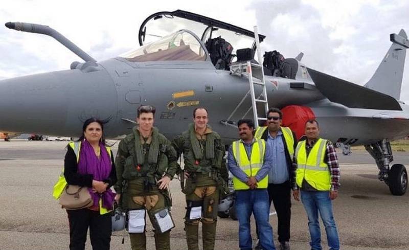 Die Franzosen zeigten den ersten "indischen" Kämpfer Dassault Rafale