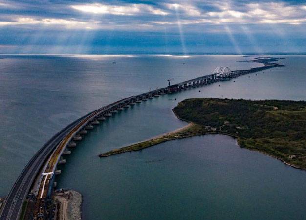 В Киеве: Мы изучили спутниковые снимки - Крымский мост просел