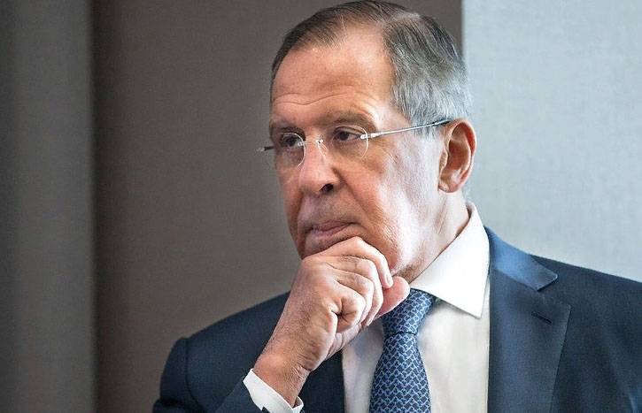 O ministro das Relações Exteriores comparou a atitude do Ocidente em relação à Federação Russa com suspeita de um casal