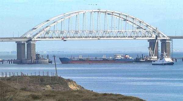 Ukrainische Medien: Russisches Schiff "Don" nach einem Widder - in Verfall