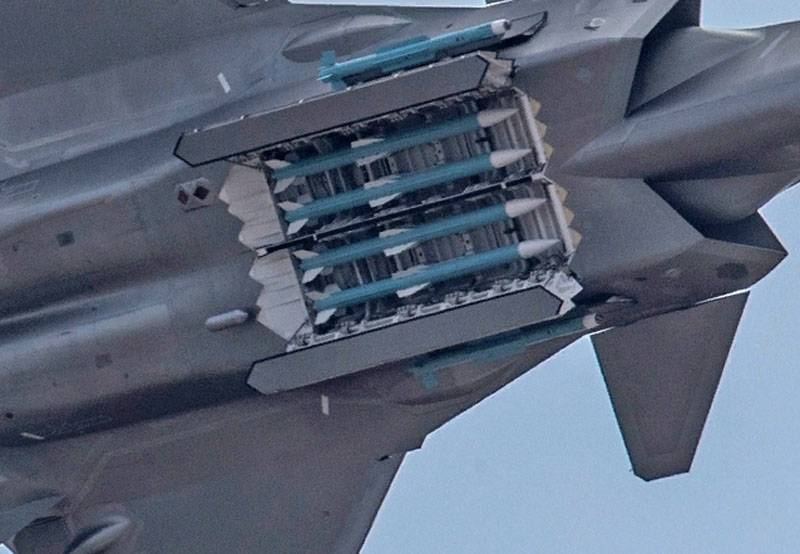 In China, they argue about the level of vibration in the internal weapons compartments of J-20