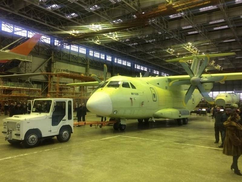La primera copia de IL-112В enviada para pruebas de aeródromo.