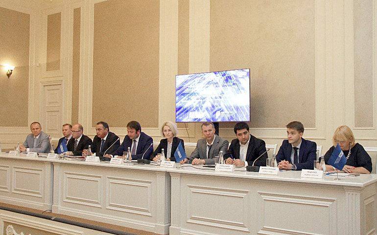 Пошёл в гору: СМИ обсуждают назначение "медбрата" Тухтасунова главой ФКП Росреестра