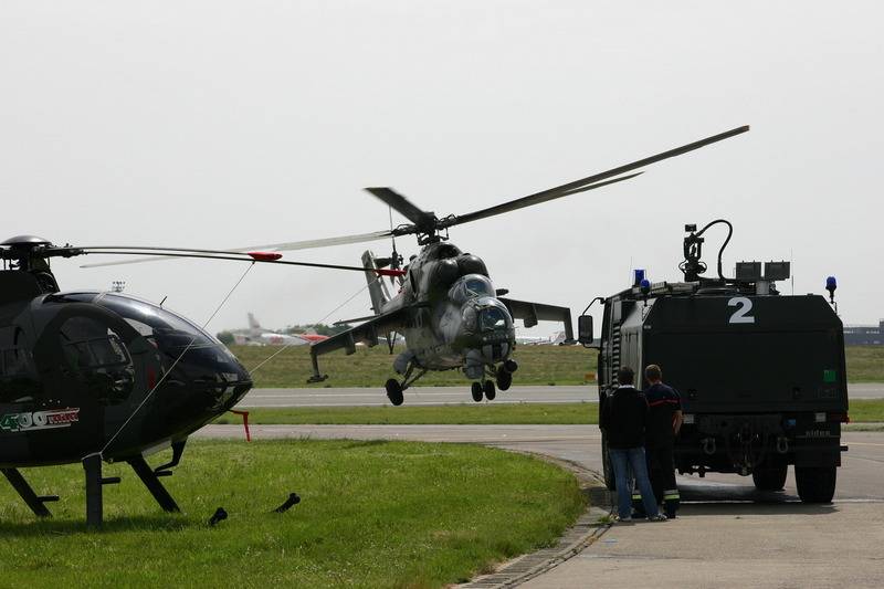 Mi-24チェコ空軍が離陸時にcrash落