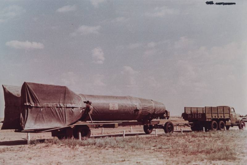 Long-range ballistic missile P-1
