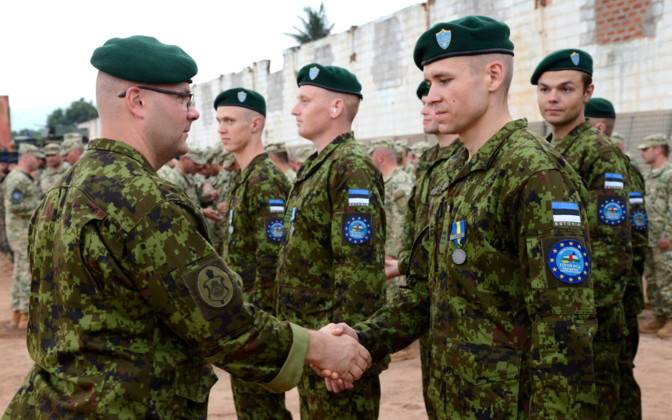 에스토니아 TV : 에스토니아 군대의 러시아 사람들