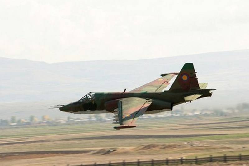 Das armenische Verteidigungsministerium gibt die Entdeckung der Absturzstelle Su-25 bekannt