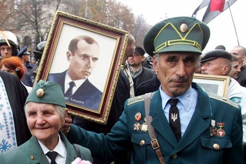 In Ukraine, they want to assign the title of hero to fascist Bandera
