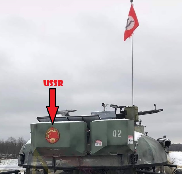 На американском полигоне замечены «танки» с красными флагами