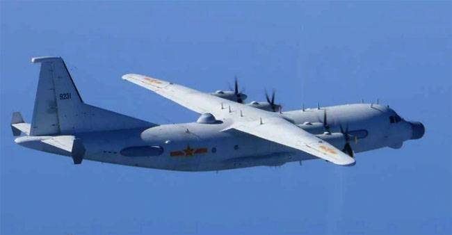 Der Flug des Aufklärungsflugzeugs der VR China südlich von Okinawa irritierte Tokio
